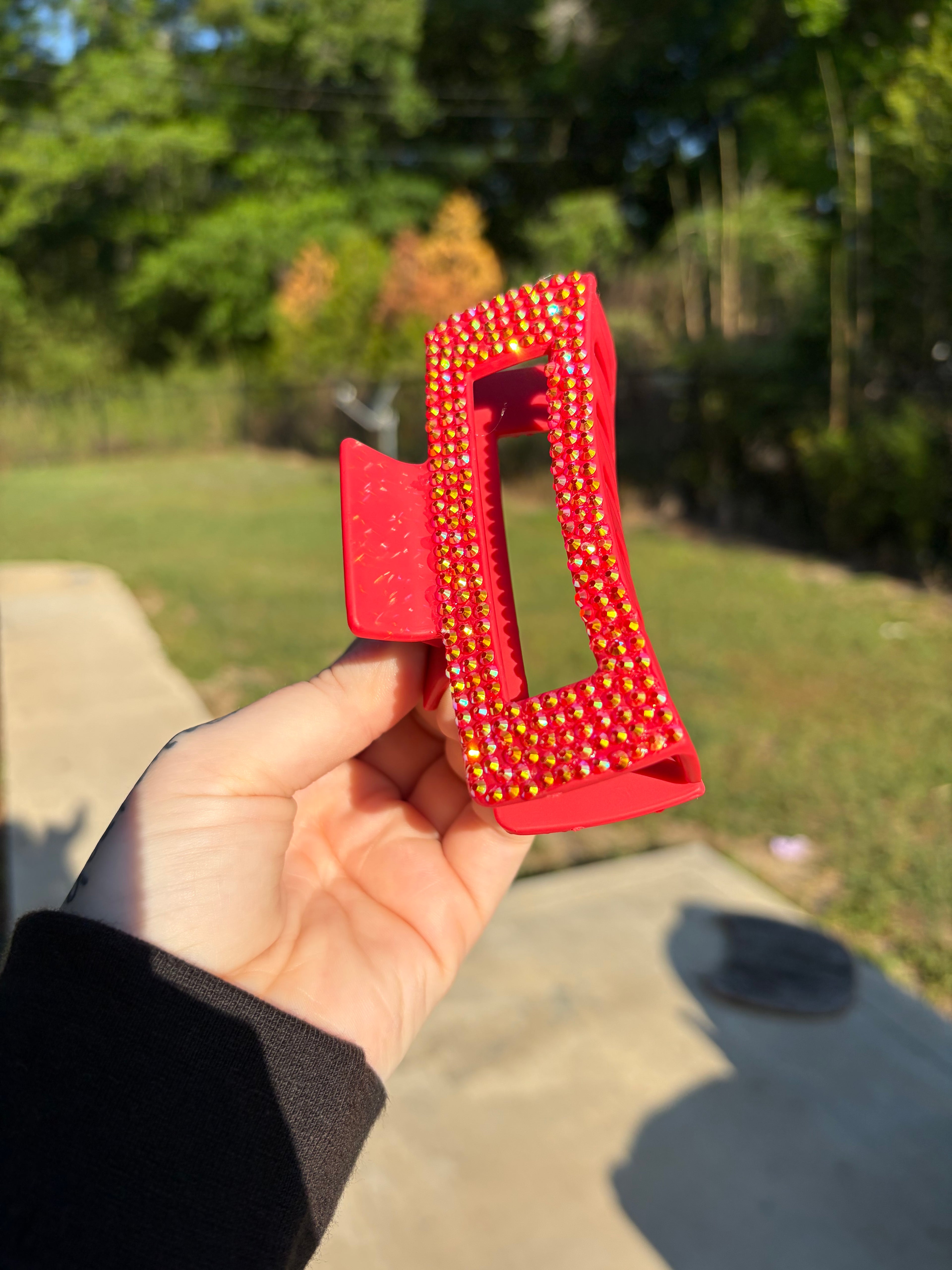 Red claw clip