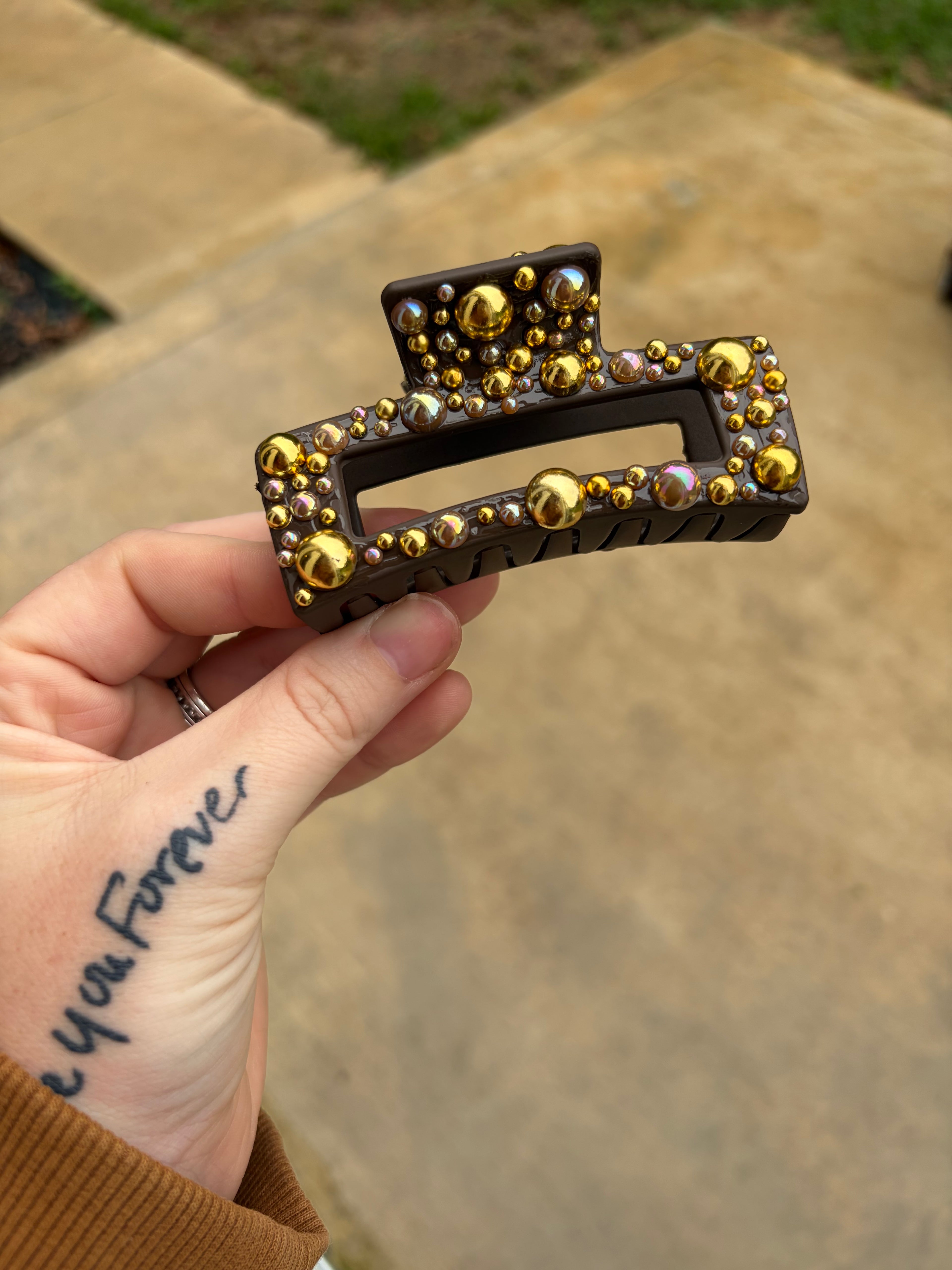 Brown and gold claw clip